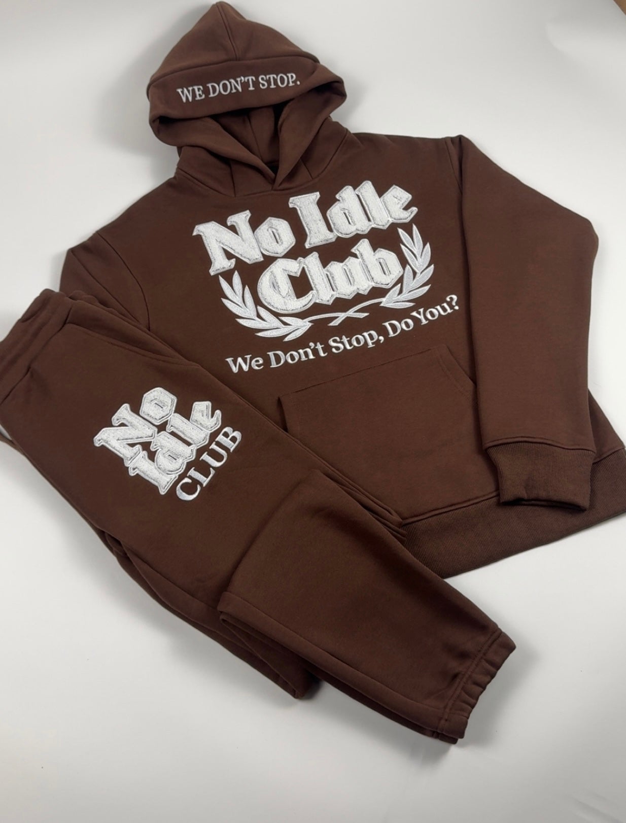 The Qualifying Set Mocha/White